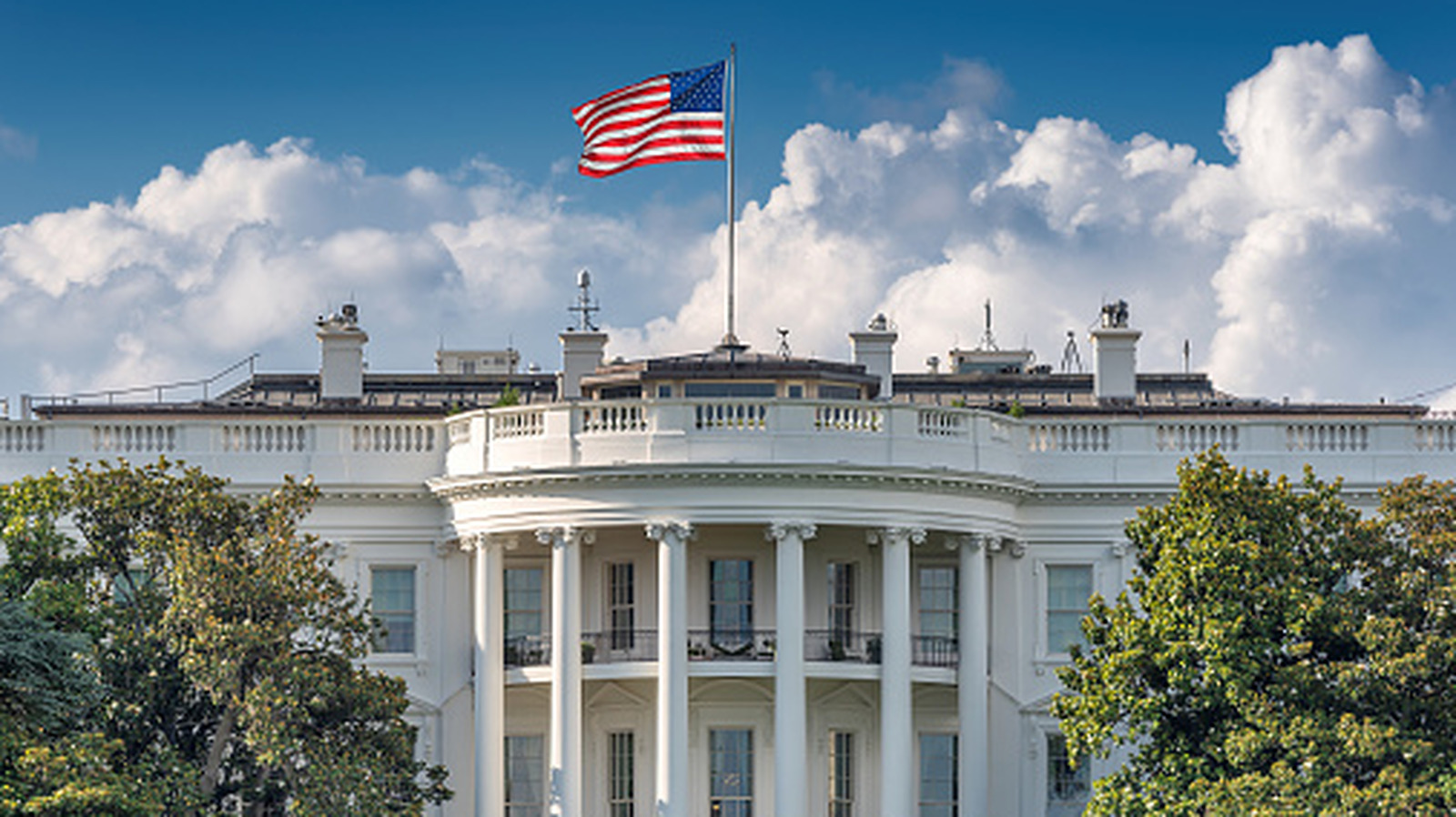 The White House is reportedly forcing its official app onto all government employee phones