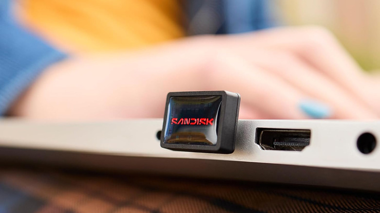 The SanDisk Extreme Fit in a laptop's USB-C port