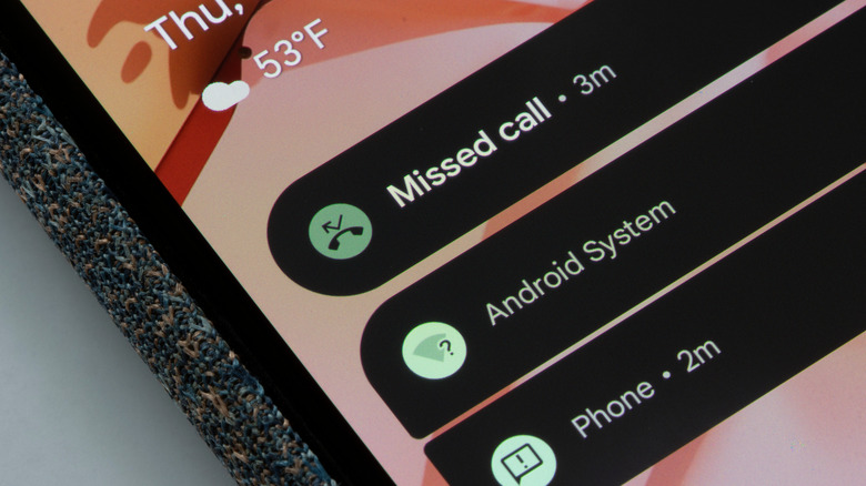 Android phone screen showing a missed call notification and recent Phone app activity.