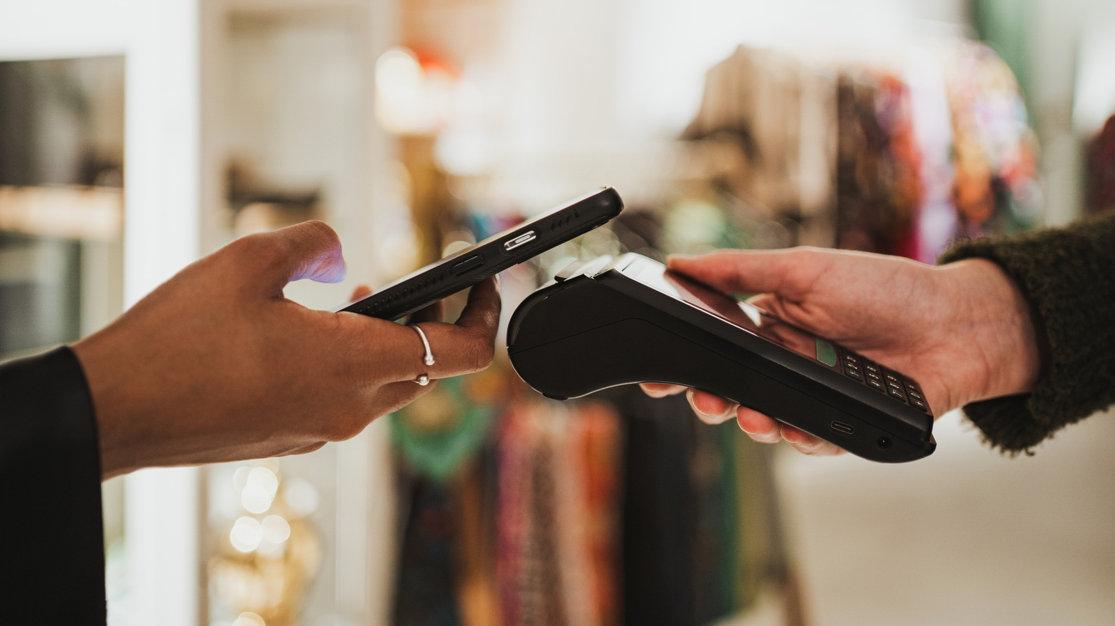 UK antitrust regulator wants Apple to open up iPhone NFC access