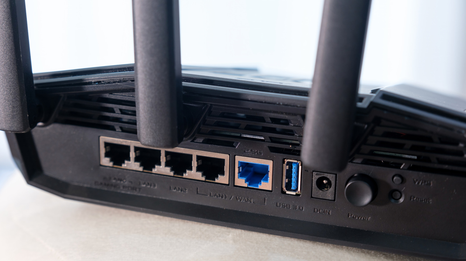 What is a dual-band router and why is it important for good Wi-Fi?
