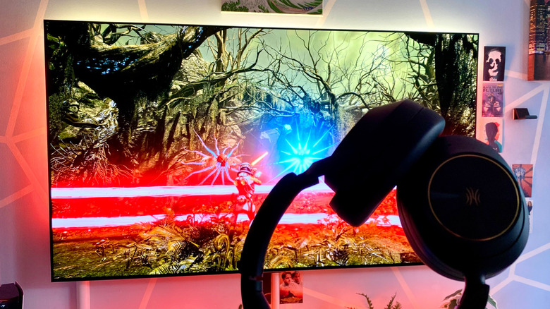 Using headphones while playing Returnal on PC