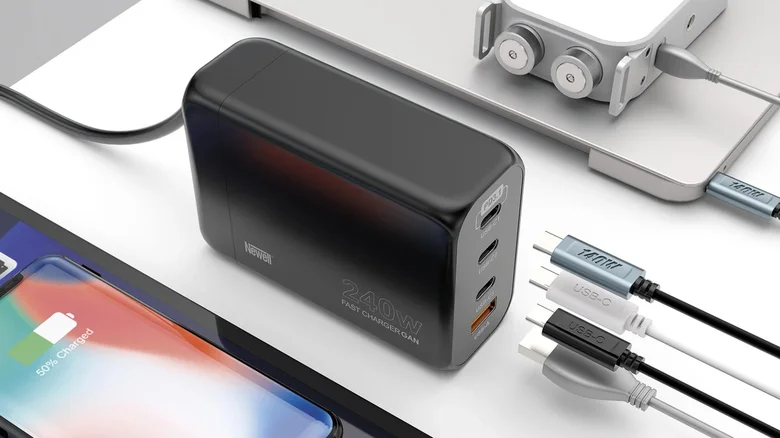 USB-C charger with power delivery port