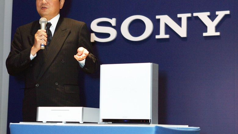 The Sony PSX (2003) console being revealed by Ken Kutaragi.