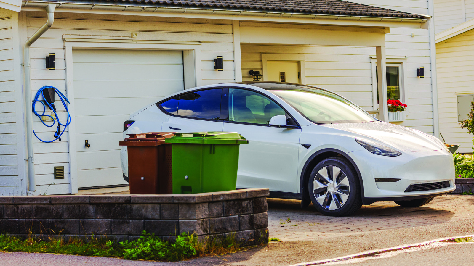https://www.engadget.com/img/gallery/why-your-ev-battery-still-loses-charge-while-its-parked/l-intro-1792579754.jpg