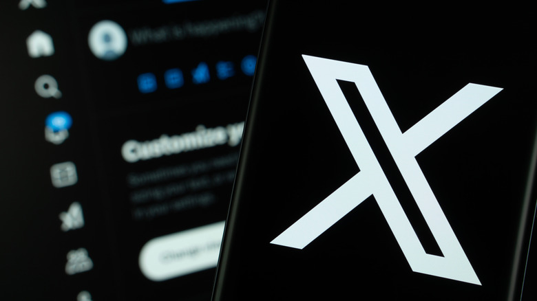 The X logo on. aphone.