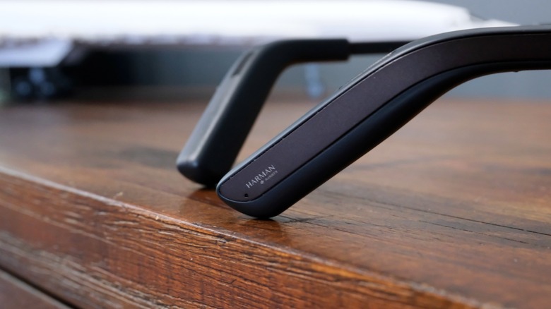 XGIMI MemoMind One on a table
