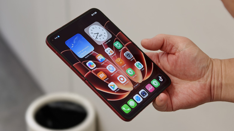 Xiaomi 18 Fold held in hand.