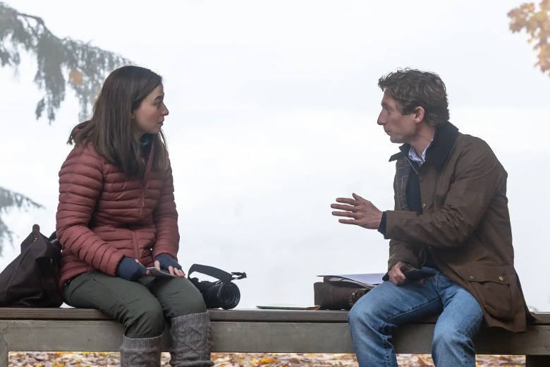 Mikey Madison and Jeremy Allen White in The Social Reckoning.