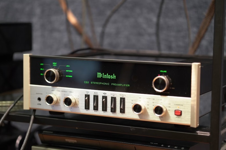A stereo receiver.