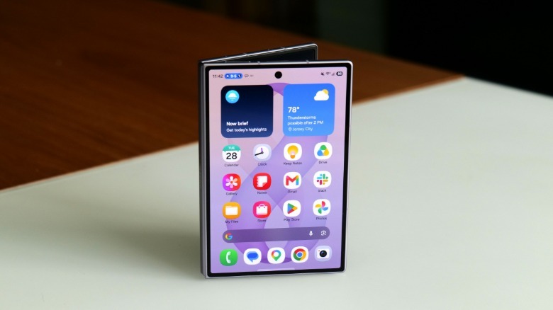 The Galaxy Z Fold 8 proves that wider tin beryllium better.