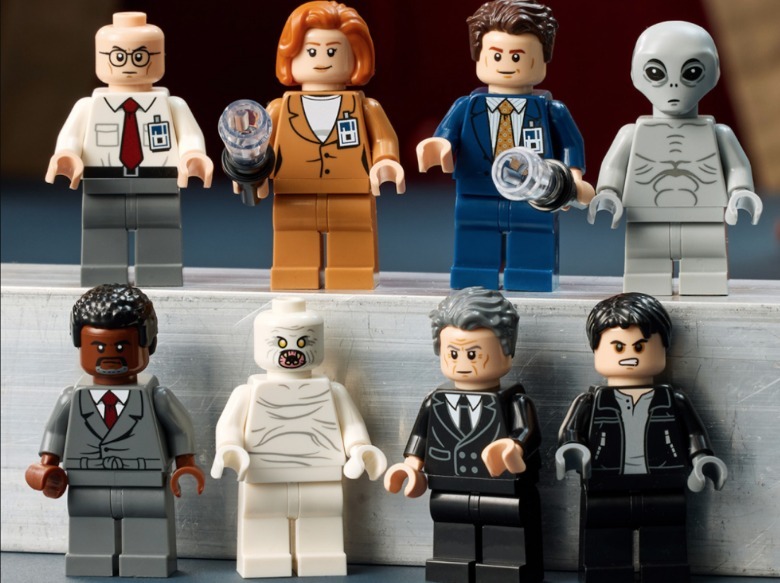 All of the minifigures.