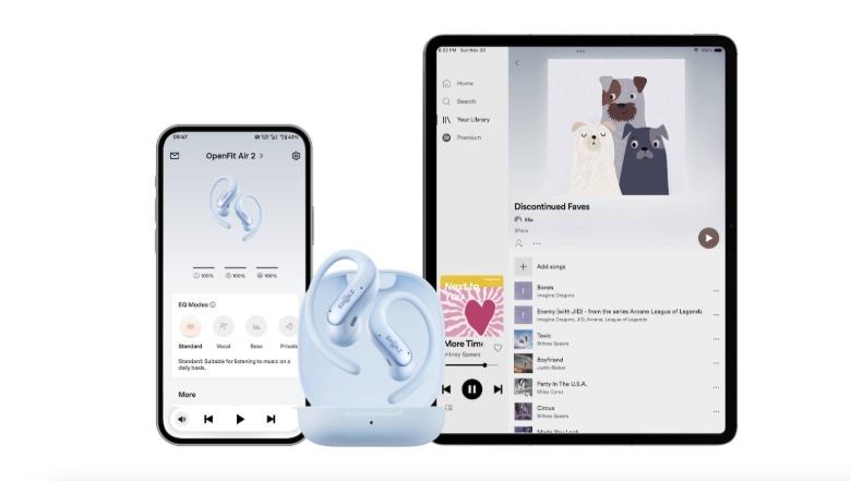 The app and earbuds in use.
