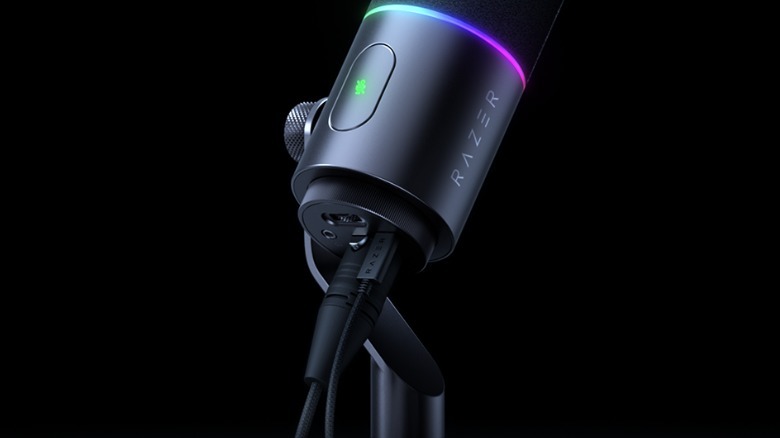 Close-up of Razer Seiren V3 Pro connections