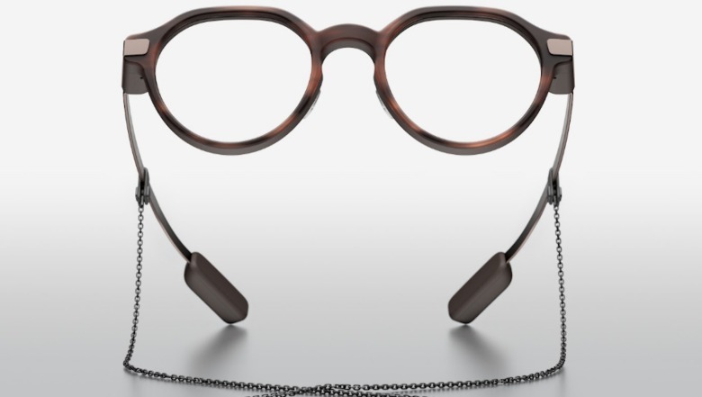 A pair of glasses and chain.